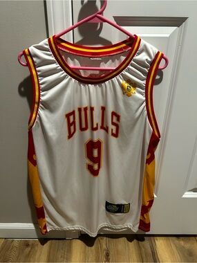 Source Unknown White Bulls #9 Tank Top with Red and Yellow Trim